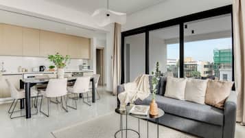 Apartment, 2 Bedrooms, Balcony, City View | Living room