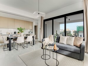 Apartment, 2 Bedrooms, Balcony, City View | Living room