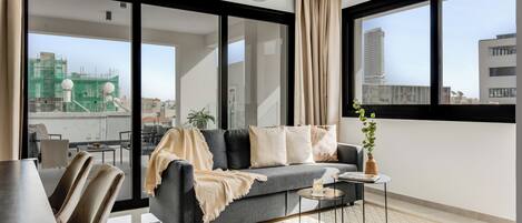 Apartment, 2 Bedrooms, Balcony, City View | Living room