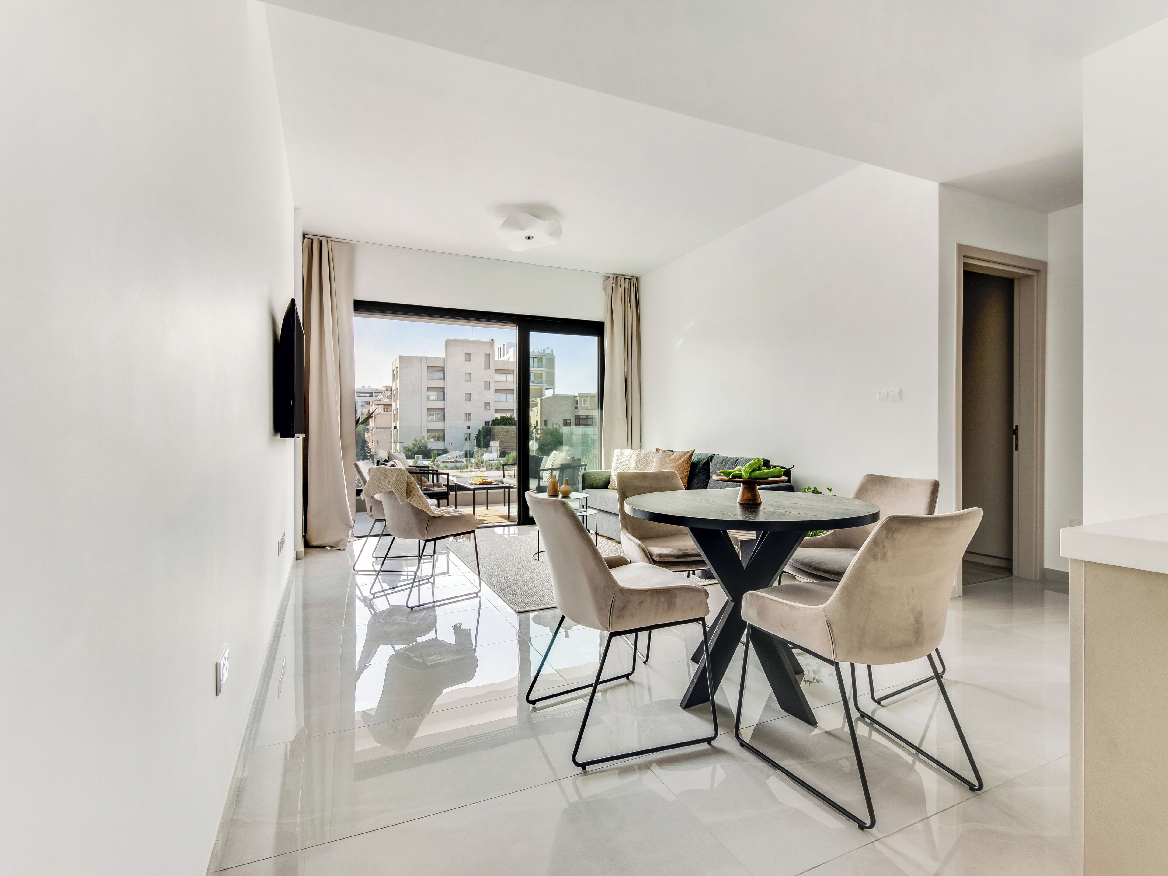 Apartment, 2 Bedrooms, Balcony, City View | Dining room