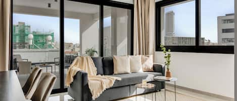 Apartment, 2 Bedrooms, Balcony, City View | Room amenity