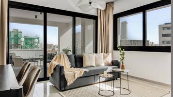 Appartement, 2 chambres, balcon, vue ville | Équipements de la chambre