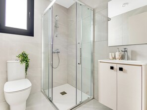 Lägenhet - 2 sovrum - balkong - utsikt mot staden | Badrum