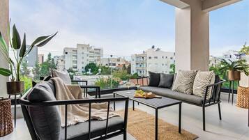 Appartement, 2 slaapkamers, balkon, uitzicht op de stad | Balkon