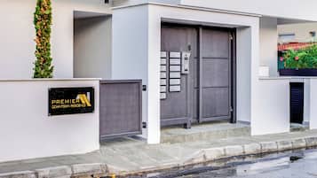 Huoneisto, 2 makuuhuonetta, parveke, kaupunkinäköala | Ulkopuoli