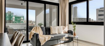 Sanders Premier Downtown - Full Building