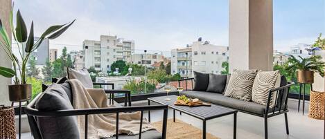 Departamento, 2 habitaciones, balcón, vista a la ciudad | Balcón