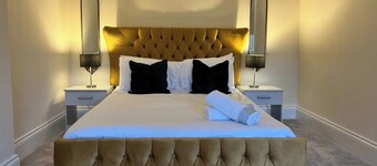 3 Bed - Sleeps 7 - Free Parking - Central Location