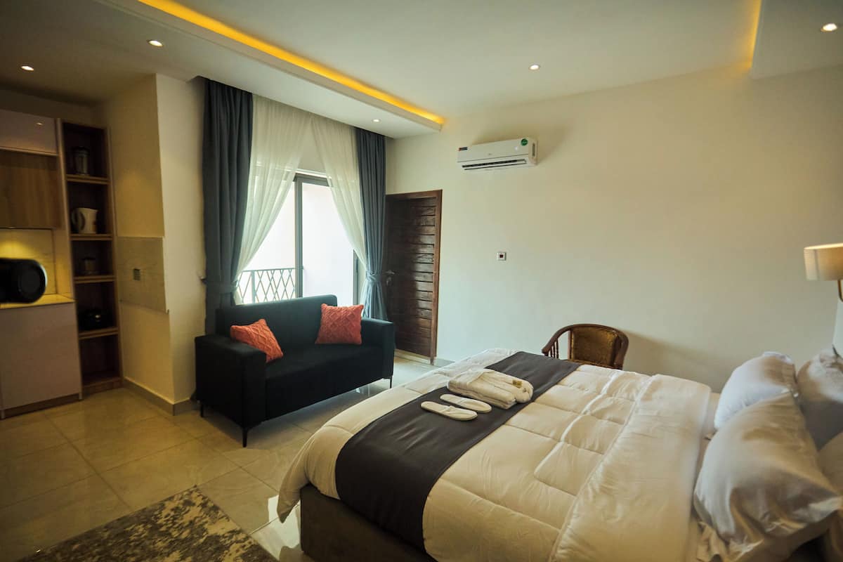 1 bedroom, desk, iron/ironing board, free WiFi