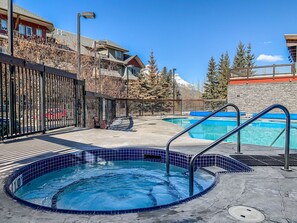 A heated pool - Mountain Views | Outdoor Heated Pool | Hot Tub (Canmore)