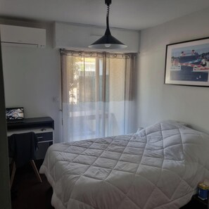 1 Schlafzimmer, Schreibtisch, Bügeleisen/Bügelbrett, WLAN