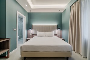 Junior Suite, Non Smoking | Hypo-allergenic bedding, memory foam beds, free minibar, in-room safe - Milano Ticinese Guest House (Milan)