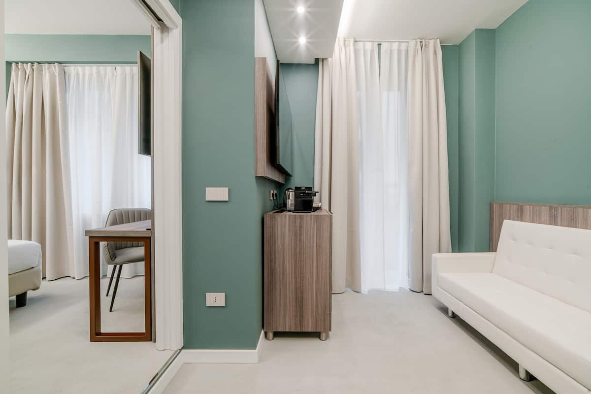 Junior Suite, Non Smoking | 1 bedroom, hypo-allergenic bedding, memory-foam beds, free minibar