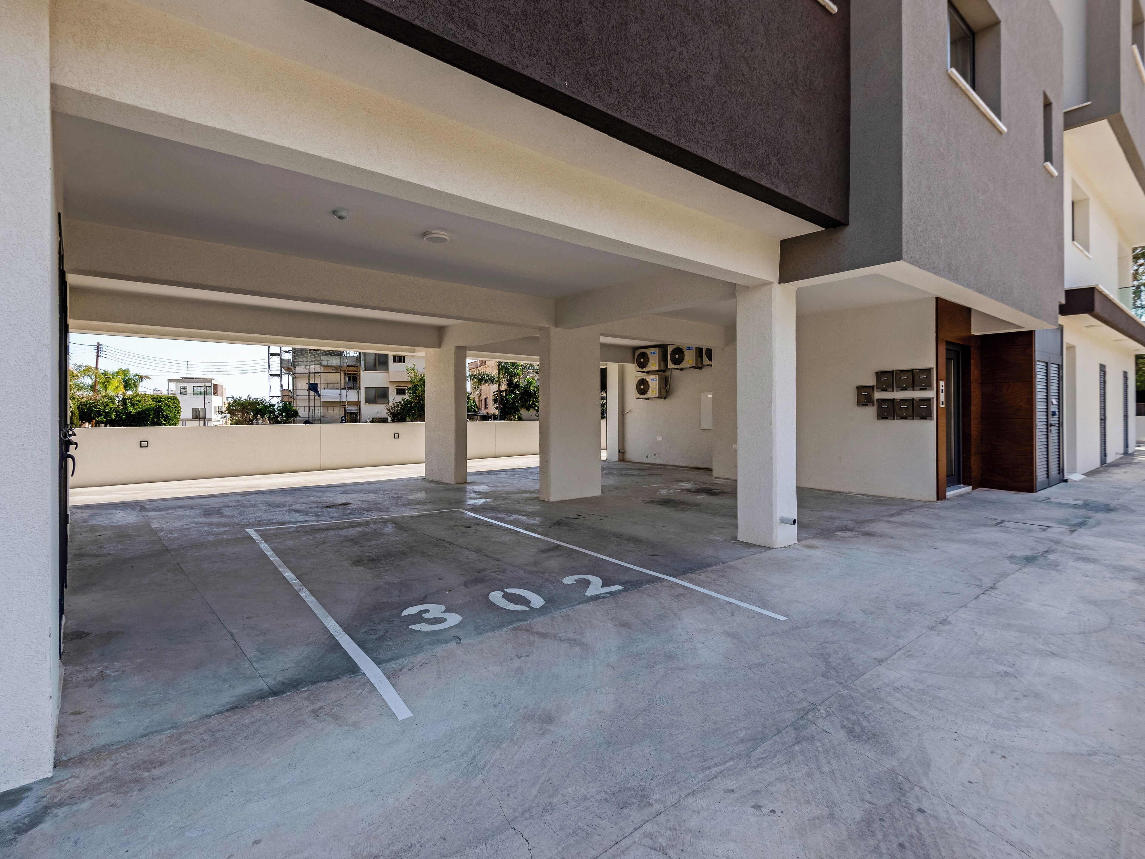 موقف سيارات