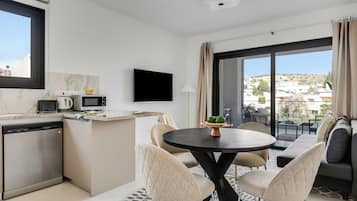 Appartement, 1 chambre, balcon, vue ville | Coin séjour