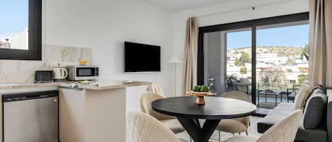 Appartement, 1 chambre, balcon, vue sur la ville | Salle de séjour