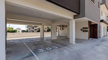 Apartment, 1 Bedroom, Balcony, City View | Parking | Limited parking