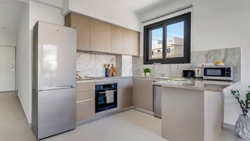 Apartment, 1 Bedroom, Balcony, City View | Interior