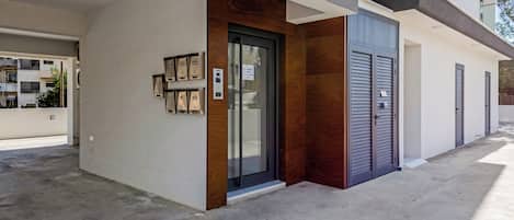 Departamento, 1 habitación, balcón, vista a la ciudad | Vista frontal de la propiedad