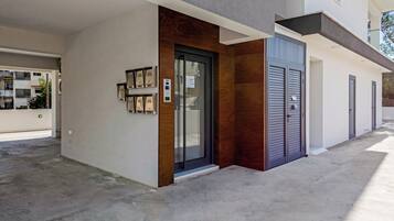 Apartment, 1 Bedroom, Balcony, City View | Front of property