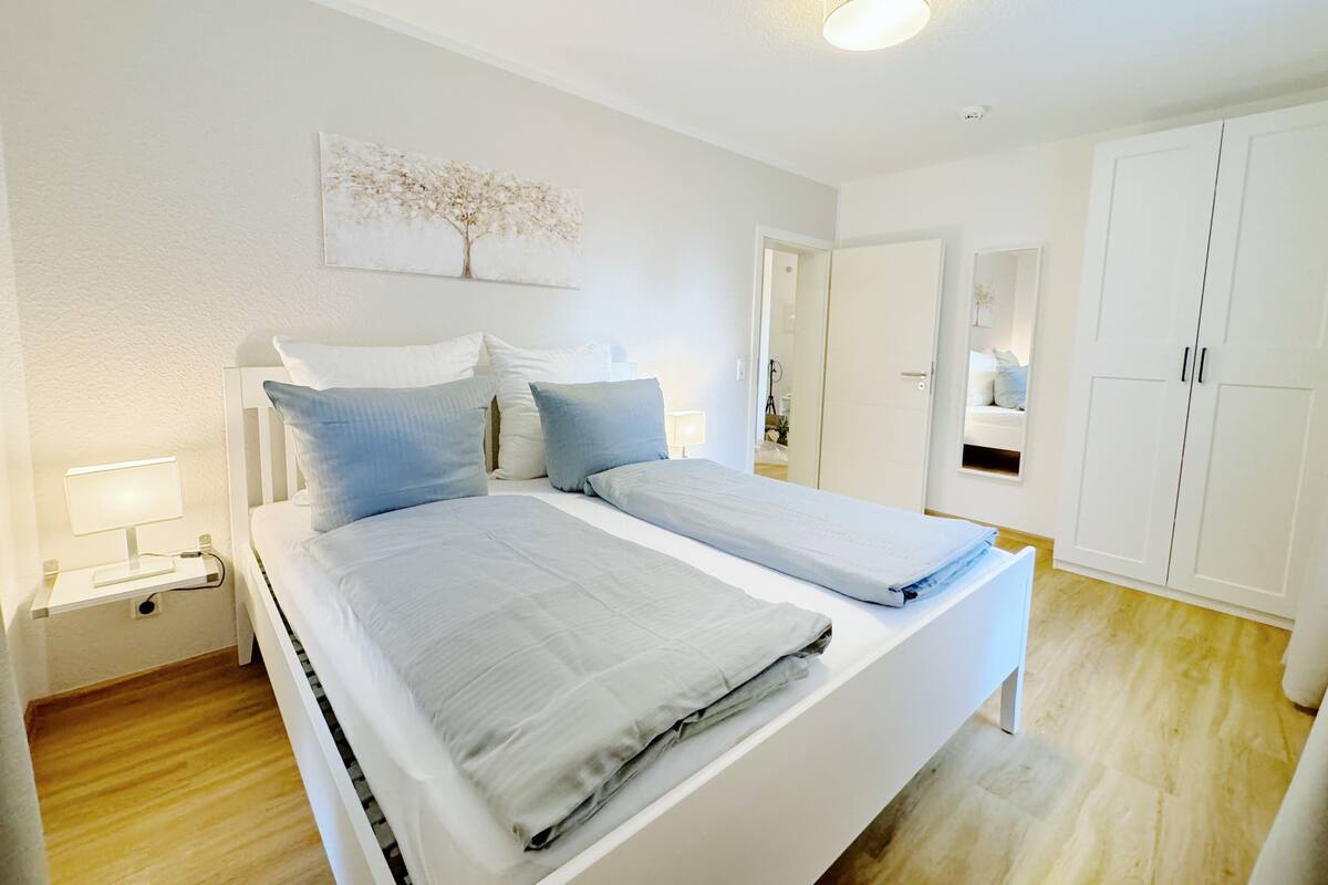 WiFi (free), bed sheets