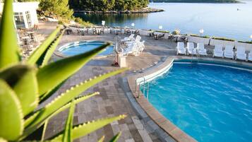 Apartment | Pool | Outdoor pool