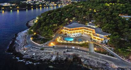 Jelsa Resort Apartment Near Sea