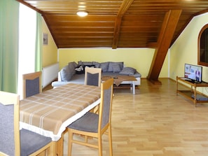 Apartment | Dining