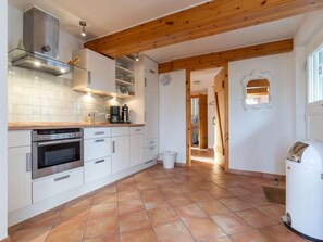 House | Private kitchen | Electric kettle, toaster, highchair