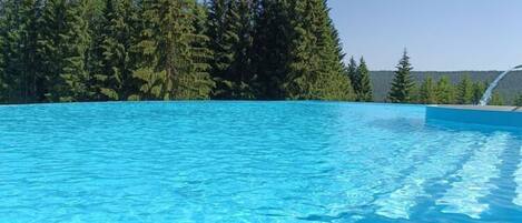 Huoneisto | Uima-allas | Ulkouima-allas