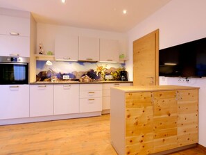 Apartment | Private kitchen | Electric kettle, high chair - Top Holiday Flat in Fugen Near the ski Area (Fuegen)