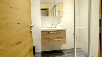Apartment | Bathroom