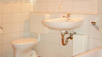Apartment | Bathroom