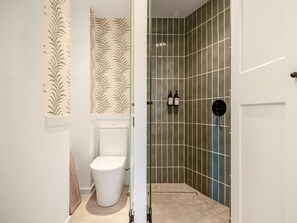Apartment | Bathroom | Towels