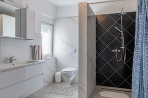 House | Bathroom