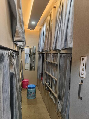 客房内保险箱、免费 WiFi