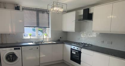 10min to Oxford - 3 Bedrooms - Sleeps 7 - Pets Ok
