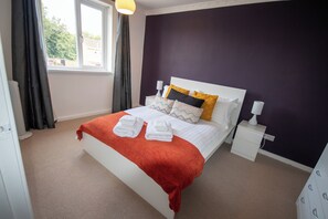 3 chambres, fer et planche à repasser, Wi-Fi gratuit, draps fournis