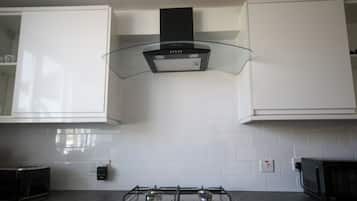 Ferienhaus | Eigene Küche | Kühlschrank, Mikrowelle, Ofen, Herdplatte