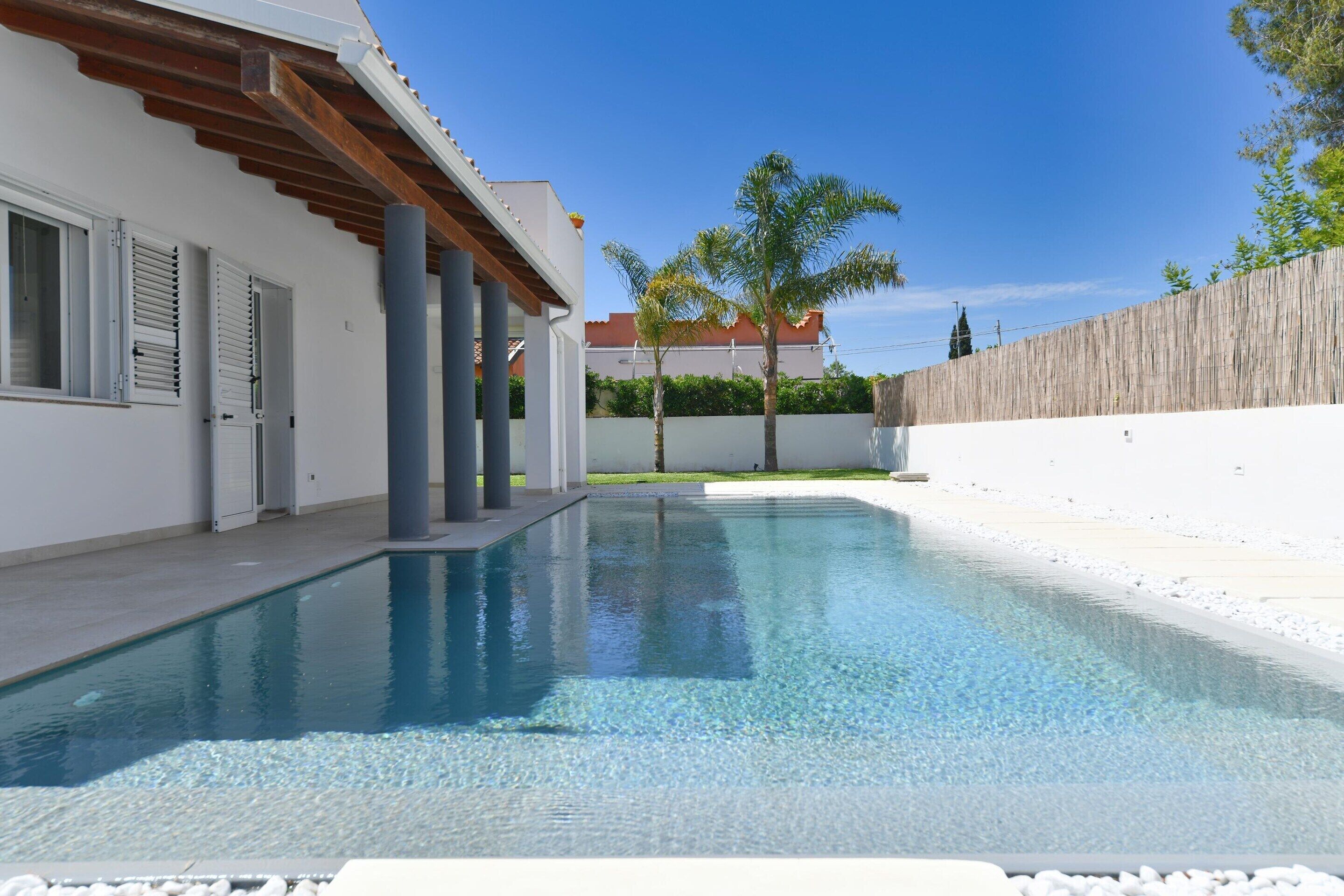 Apartment | Pool | Outdoor pool