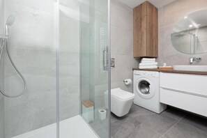 Apartment | Bathroom