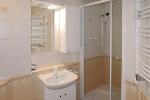 Bathroom - Holiday Flat in Miedzyzdroje, top Location for 4 Persons (Miedzyzdroje)