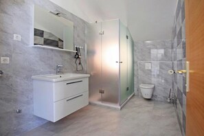Apartment | Bathroom - Apartment in Starigrad Near Paklenica Park (Starigrad)