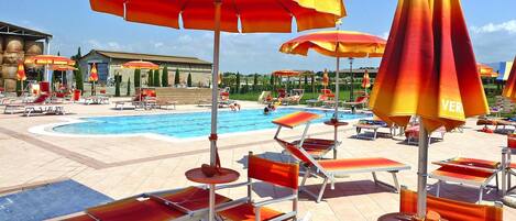 Appartement | Zwembad | Een buitenzwembad