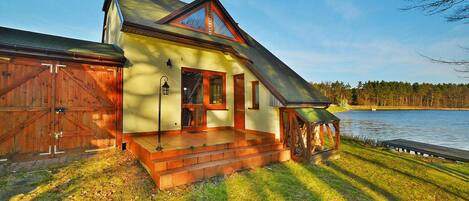 House | Exterior detail