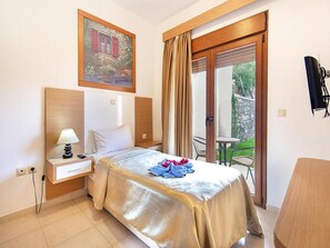 House | 3 bedrooms, individually furnished, iron/ironing board - Holiday Home in Kiotari Near the Beach (Rhodes)