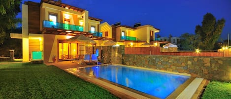 Hus | Pool | Inomhuspool och utomhuspool