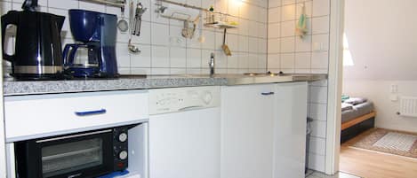 Apartment | Private kitchen | Toaster, highchair