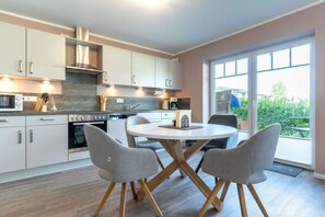 Appartement | Cuisine privée | Bouilloire électrique, grille-pain