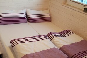 Mobile Home | 2 bedrooms, individually furnished